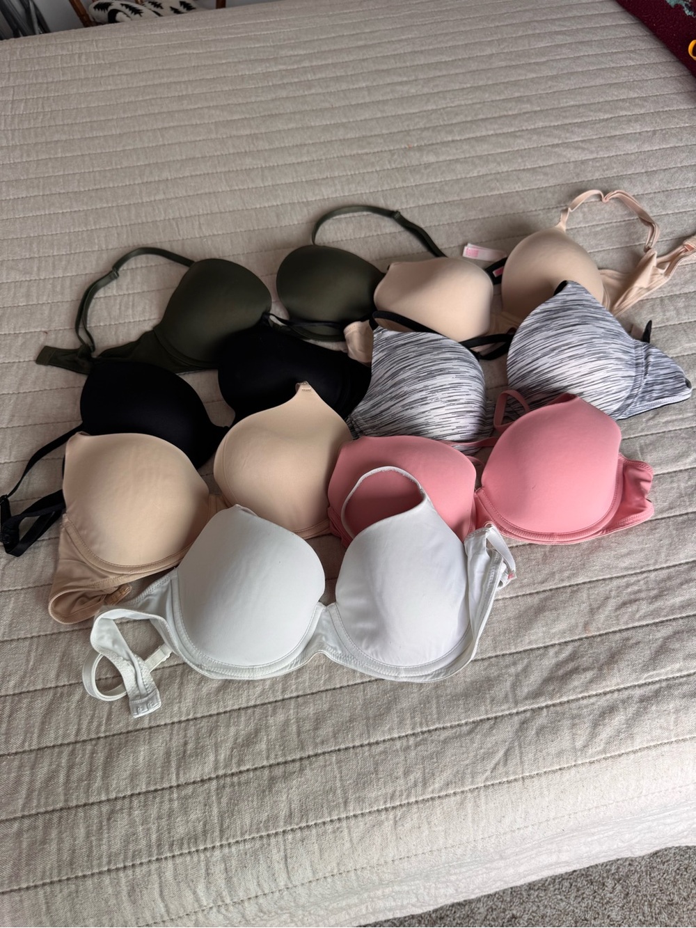 Pink Victoria secret bras 34c bundle